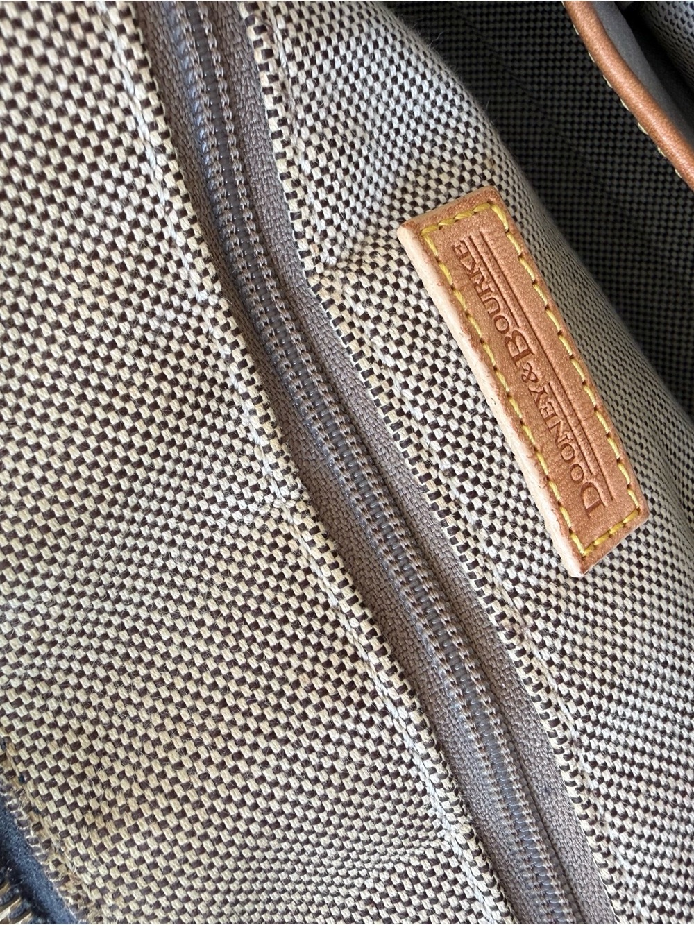 Vintage Dooney & Bourke Purse - Picture 8 of 10